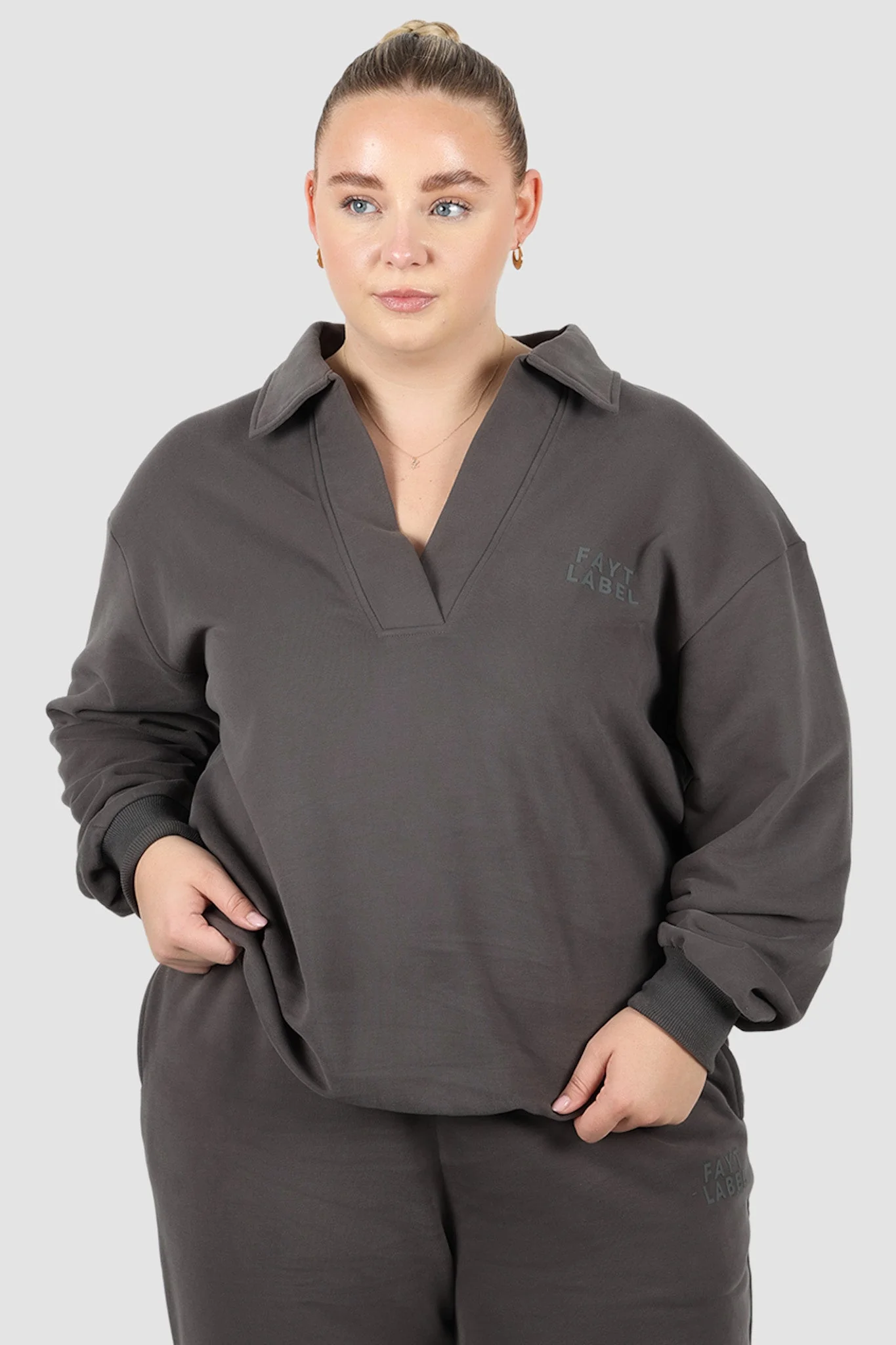 FAYT LOGO COLLAR CREW CHARCOAL - Image 8