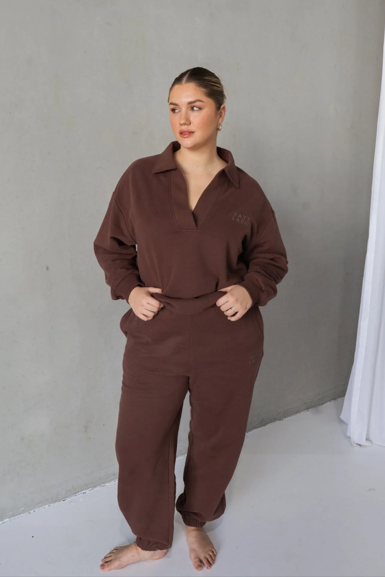FAYT LOGO COLLAR CREW CHOCOLATE - Image 6