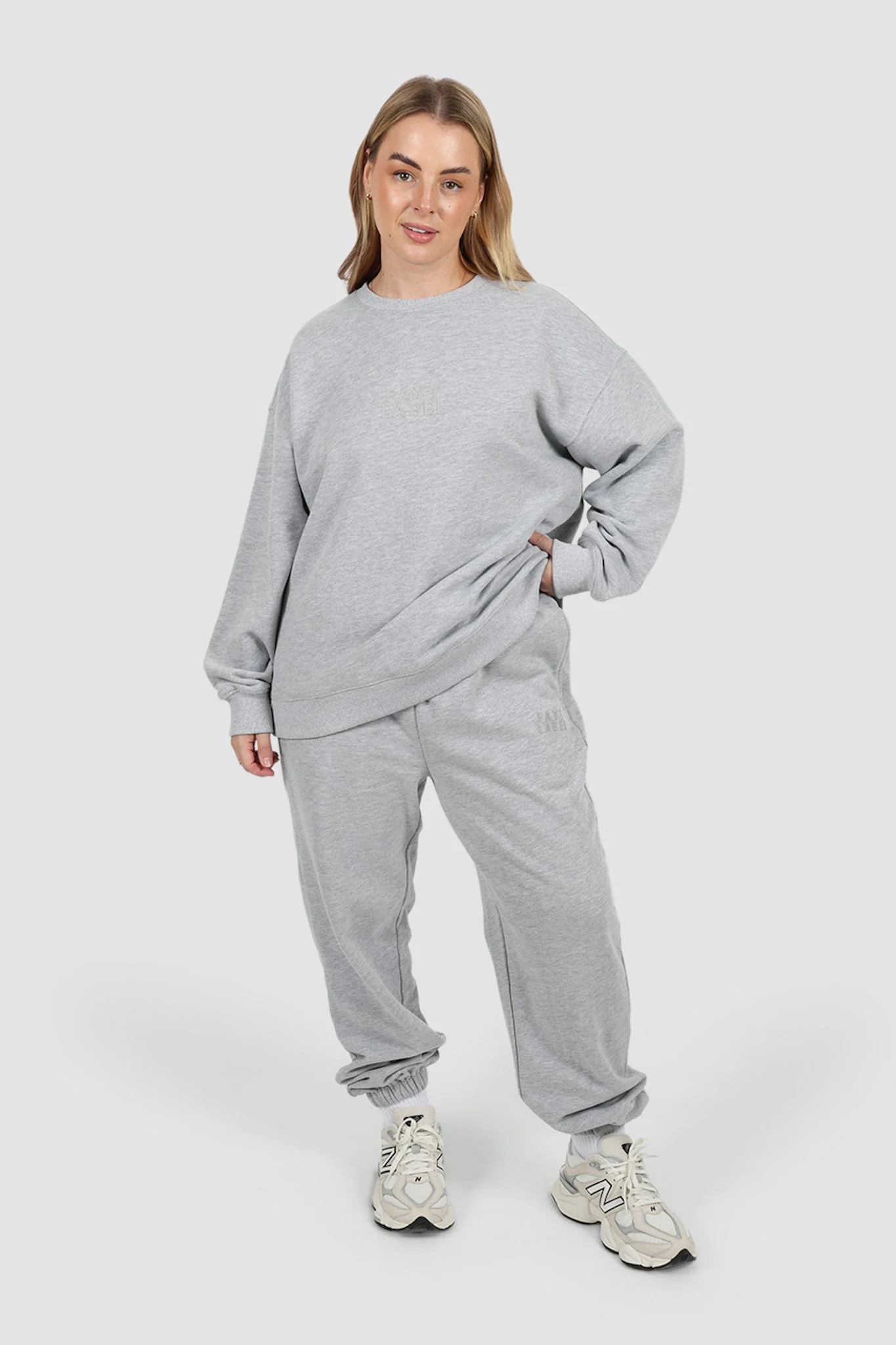 FAYT LOGO CREW NECK SWEATER GREY MARLE - Image 10