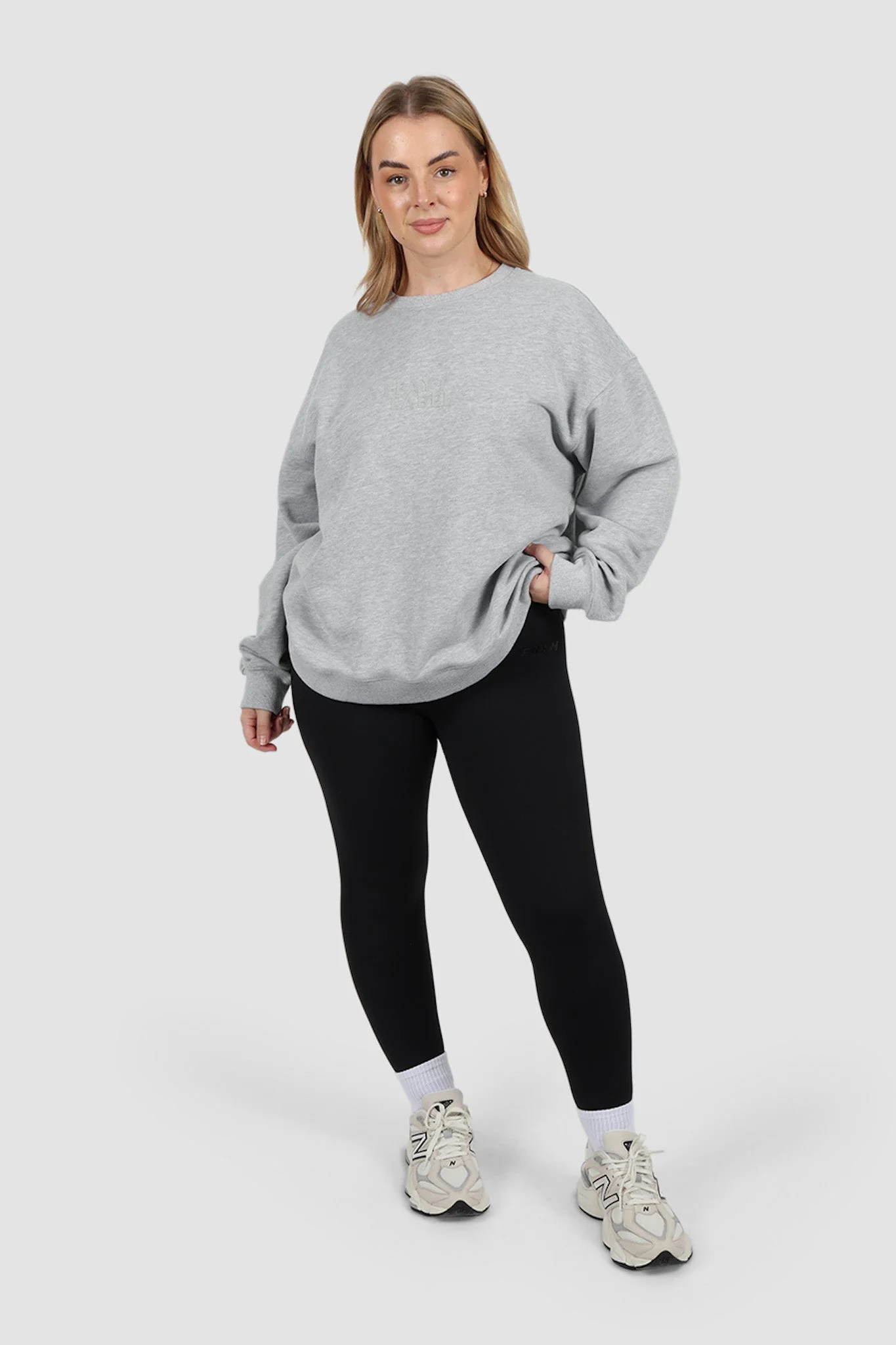 FAYT LOGO CREW NECK SWEATER GREY MARLE - Image 4