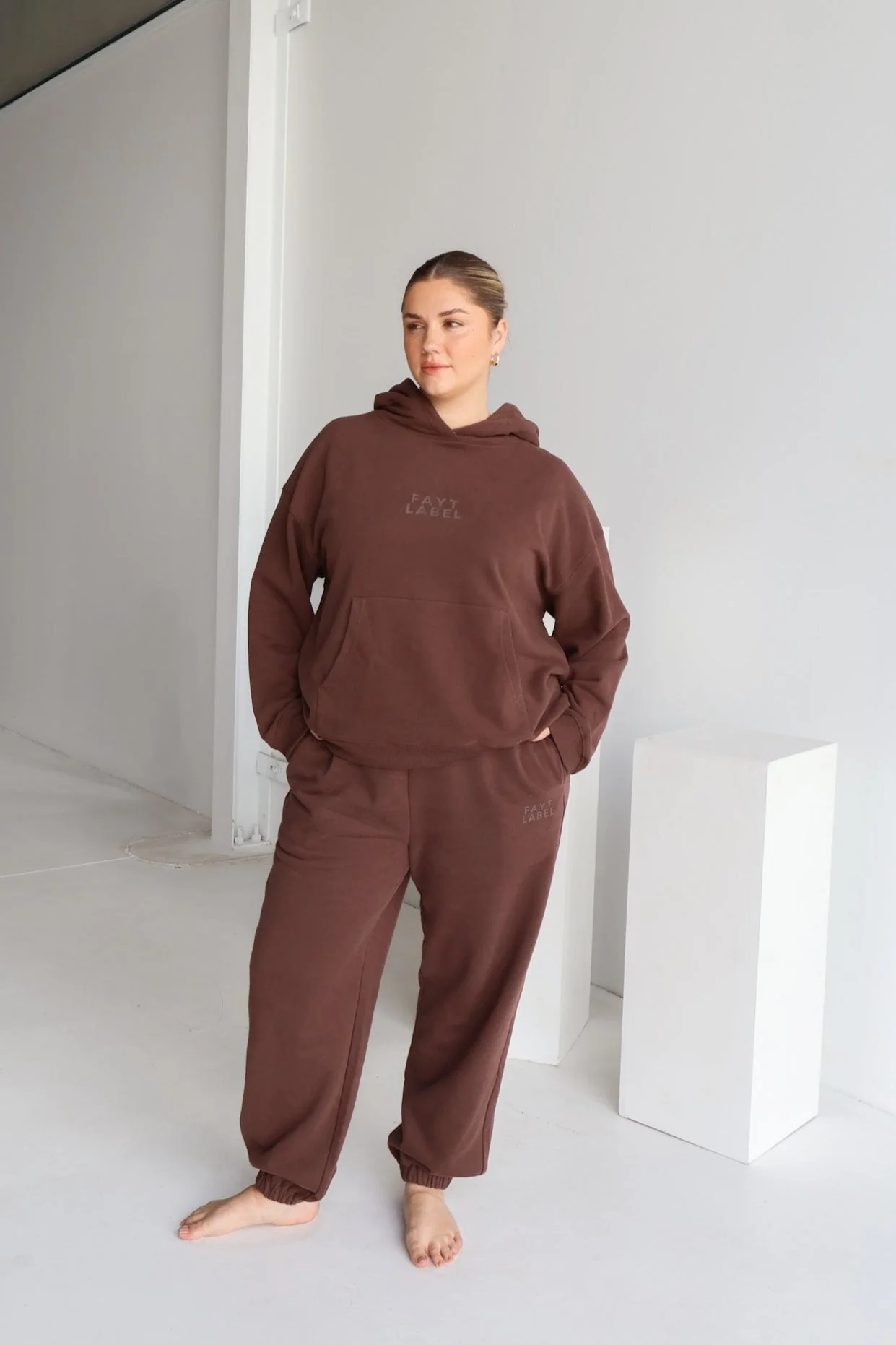 FAYT LOGO CUFF SWEATPANT CHOCOLATE - Image 2