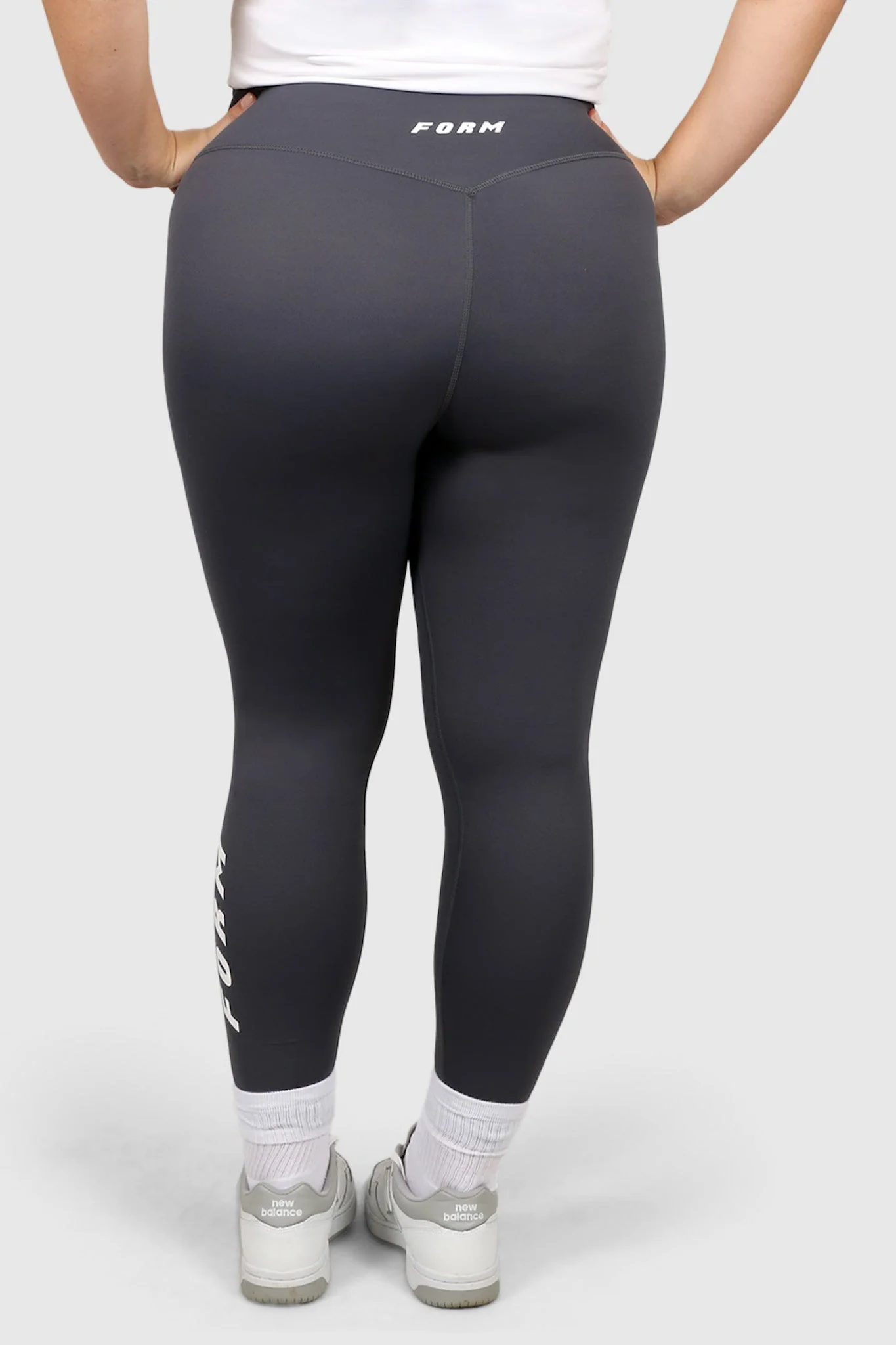 FORM BASE TIGHT 7/8 GREY - Image 9