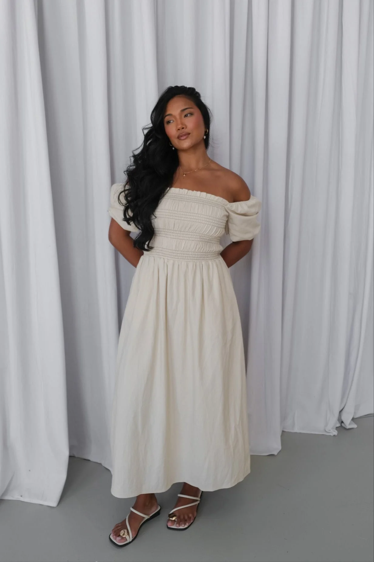 ISMAE MAXI DRESS NEUTRAL - Image 2