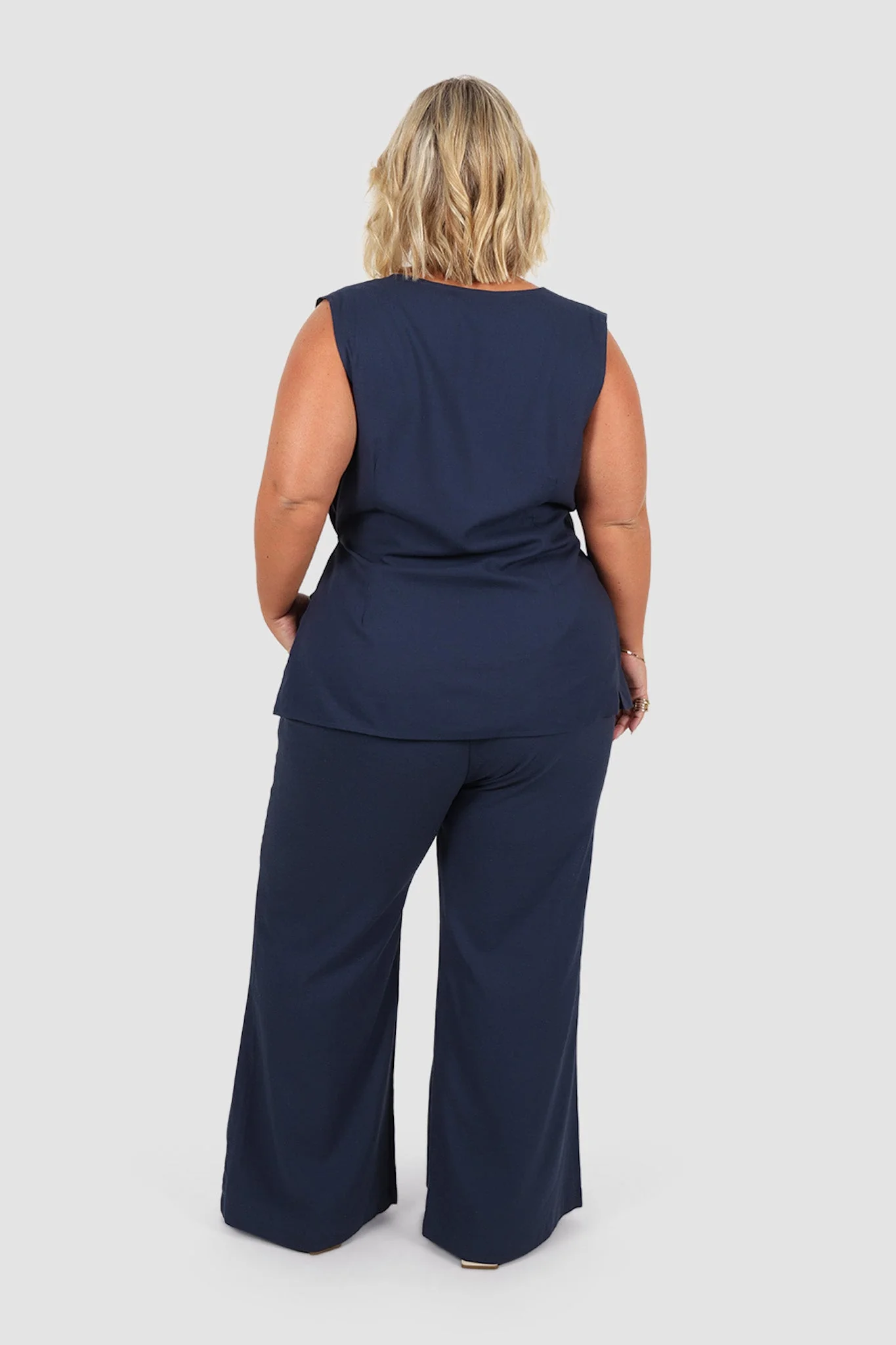 JEANI TOP NAVY - Image 6