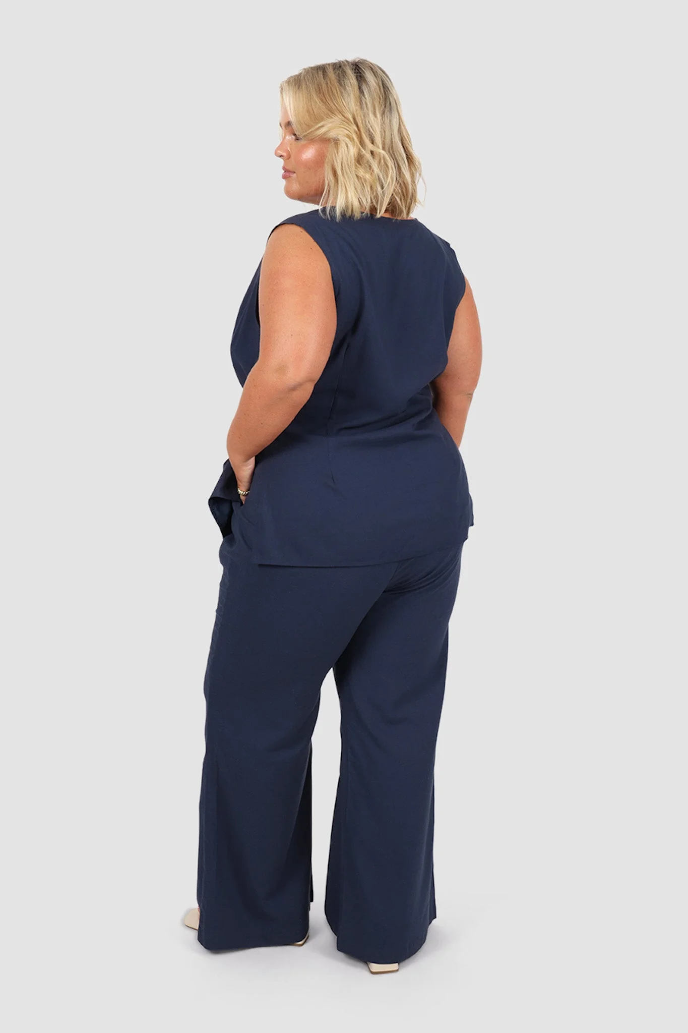 JEANI TOP NAVY - Image 8