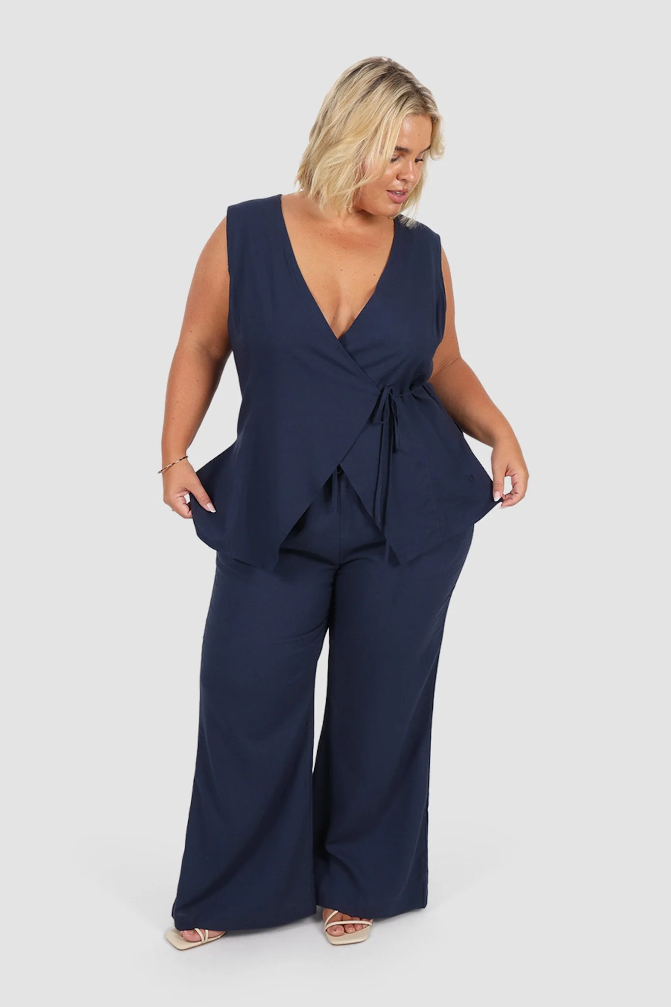 JEANI TOP NAVY - Image 9