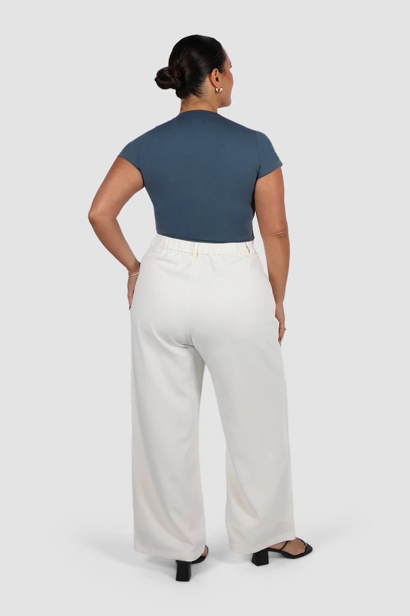 LIGHT BUTTERY TEE DEEP OCEAN - Image 5
