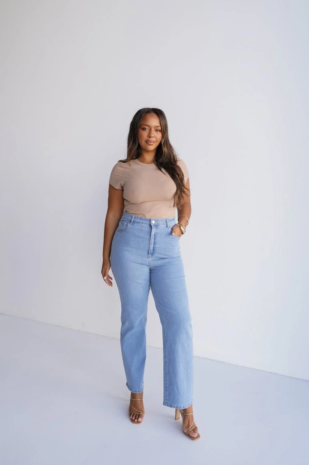 LIGHT BUTTERY TEE NEUTRAL - Image 4