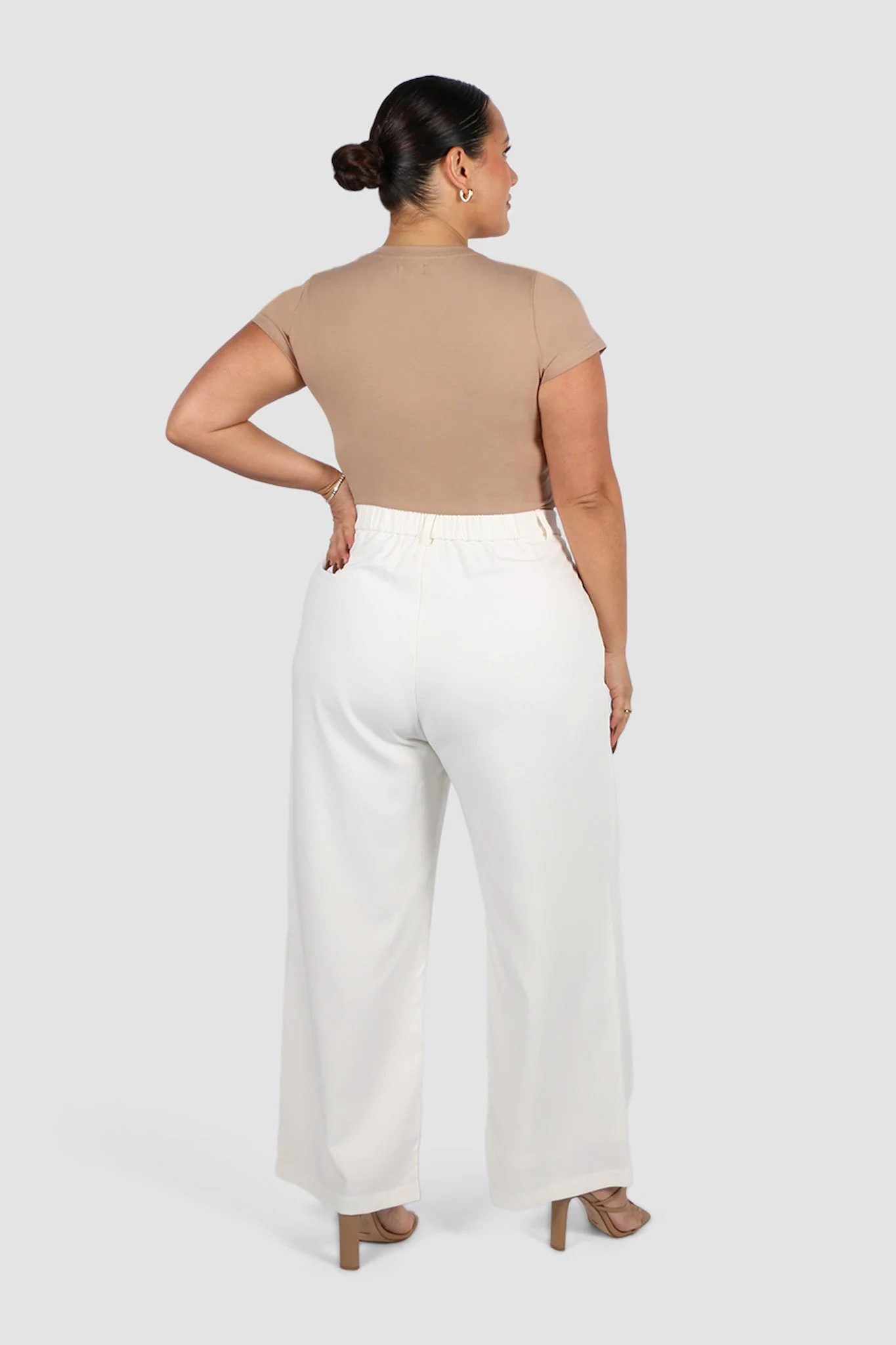 LIGHT BUTTERY TEE NEUTRAL - Image 6
