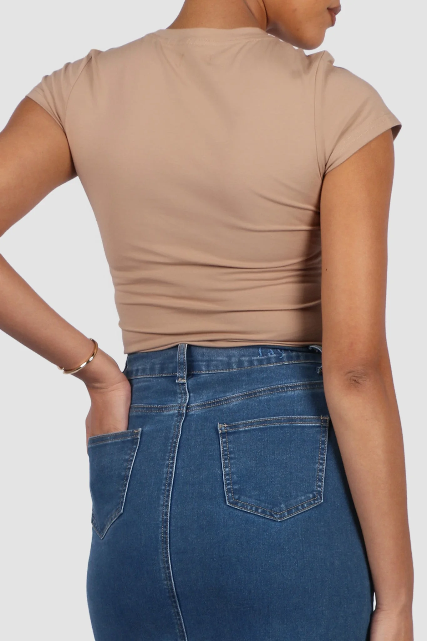 LIGHT BUTTERY TEE NEUTRAL - Image 8