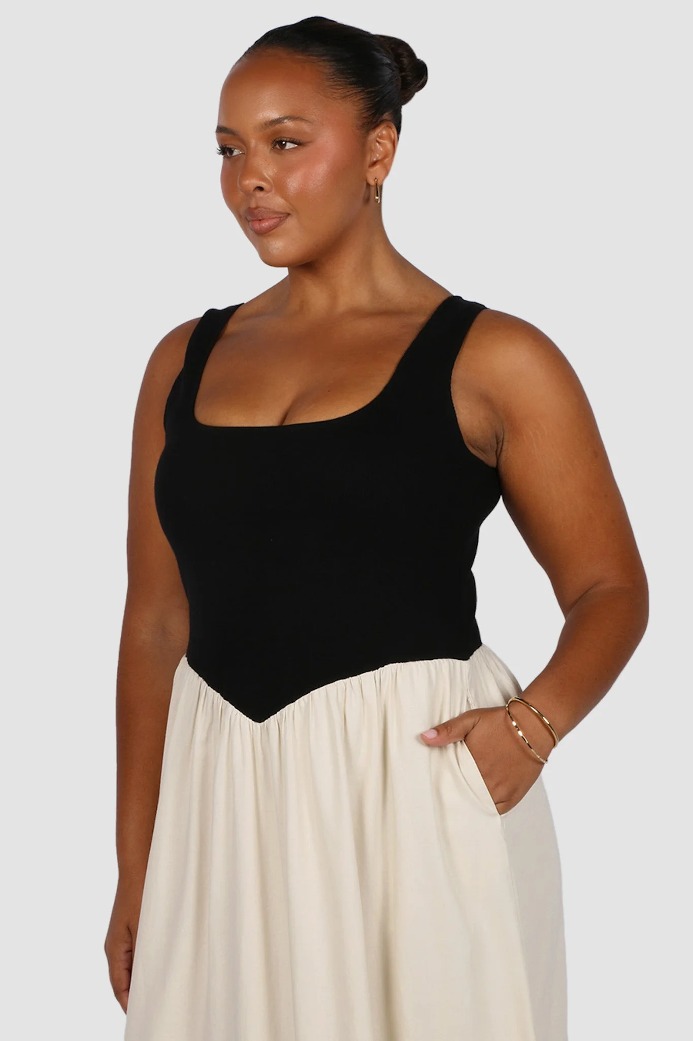 MYRA DRESS NEUTRAL/BLACK - Image 6