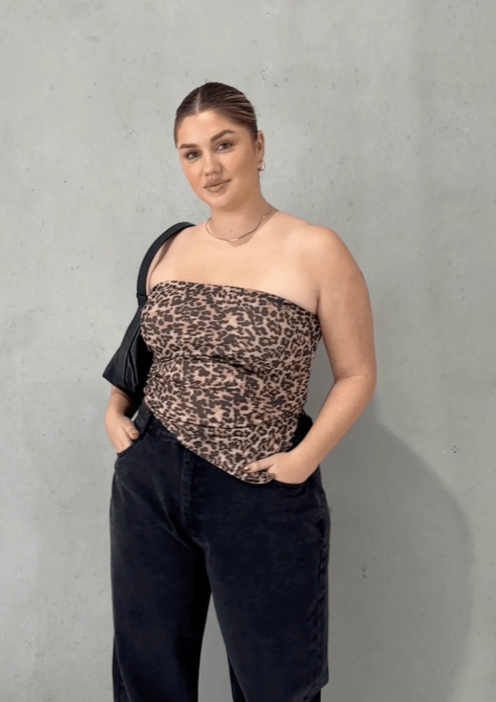 NAELLA ASYMMETRICAL TOP LEO - Image 3