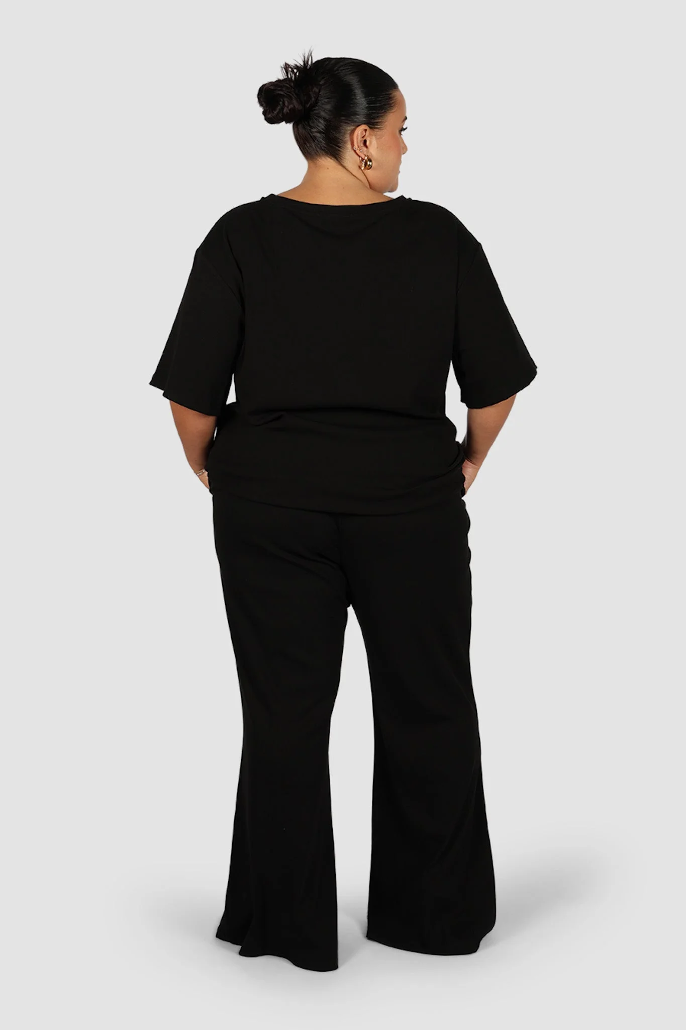 NOLYN RIB TEE BLACK - Image 9