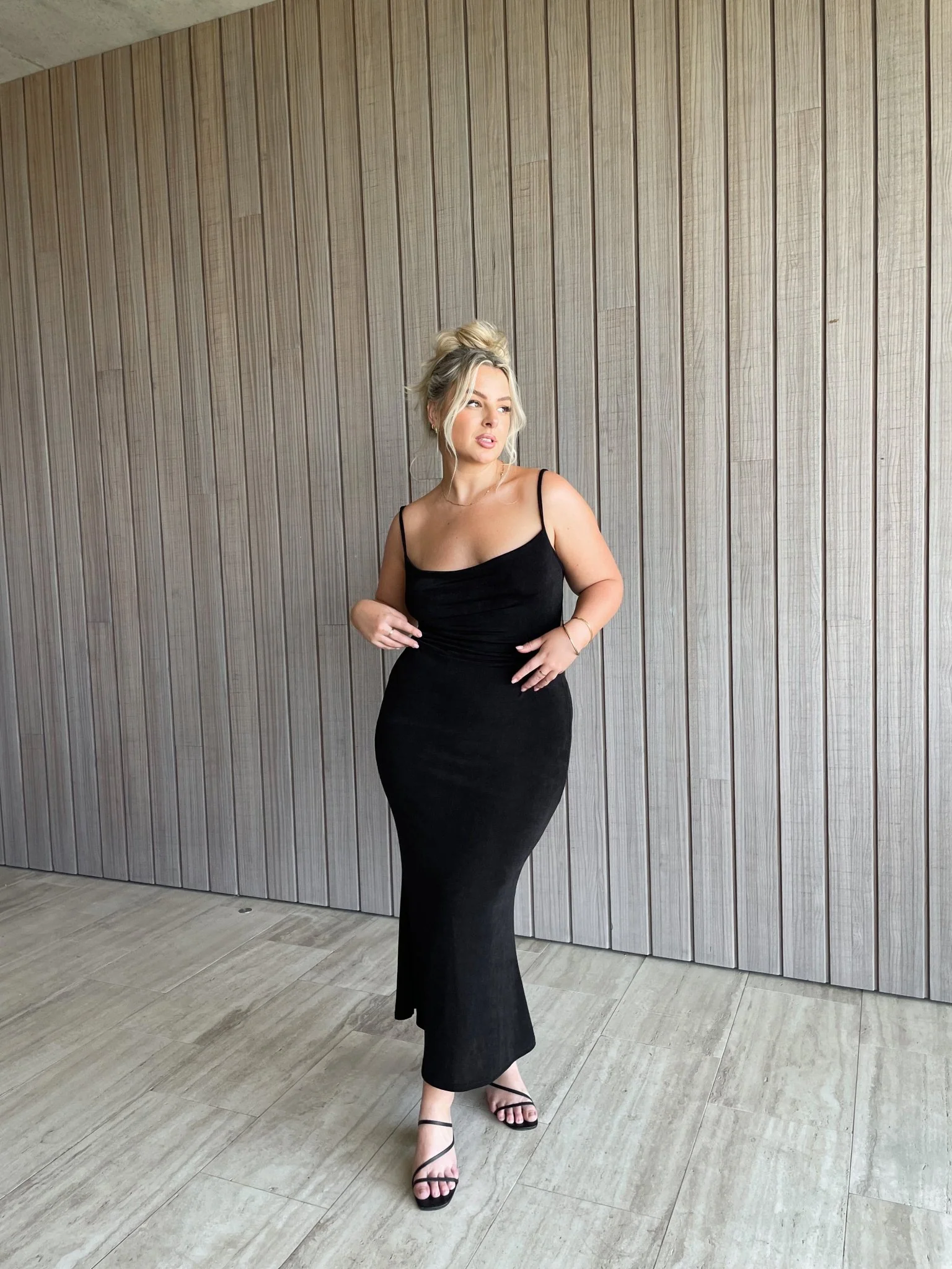 PERI DRESS BLACK