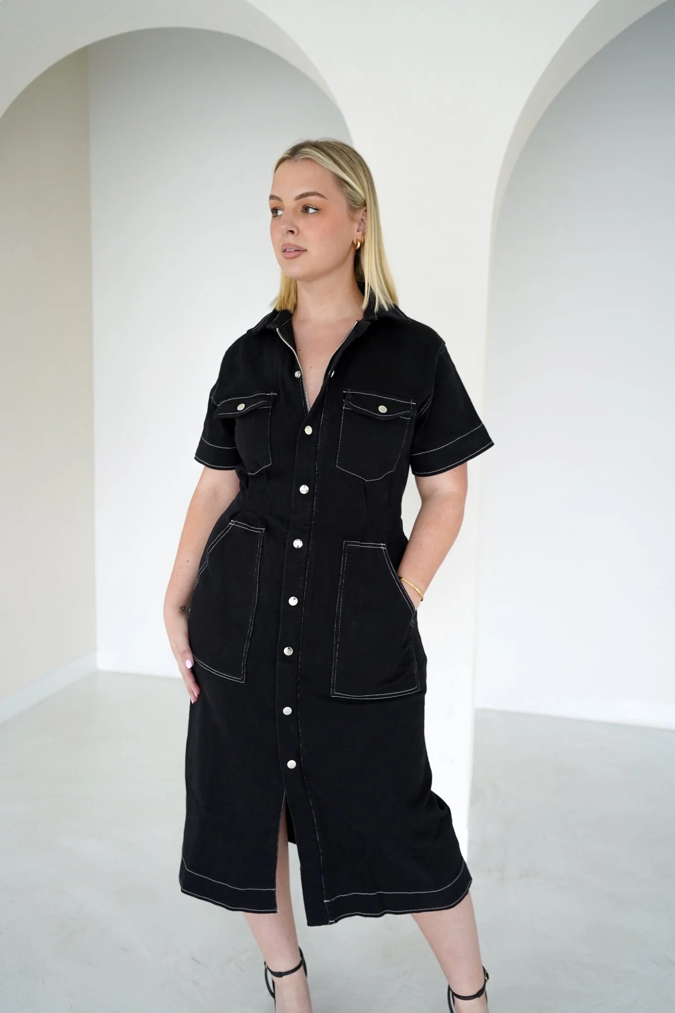 SAVEIRA DENIM MIDI DRESS BLACK - Image 5