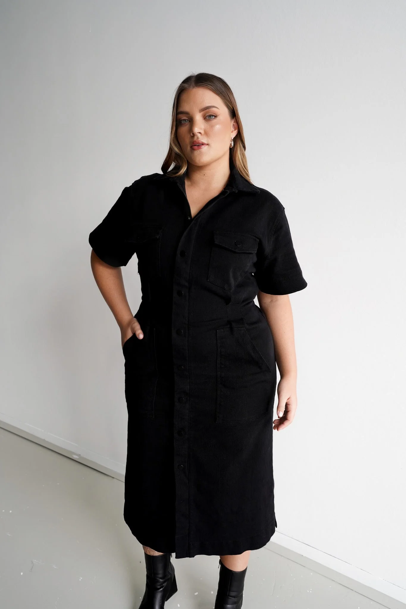 SAVEIRA DENIM MIDI DRESS BLACKOUT - Image 2