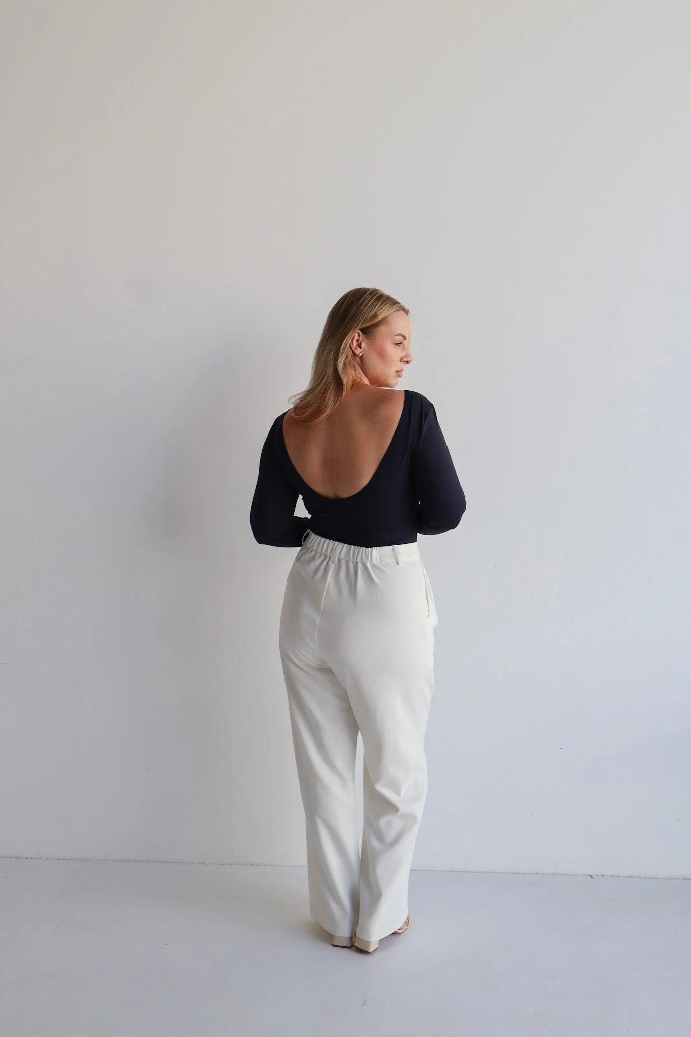 SCOOP BACK BODYSUIT NAVY - Image 6