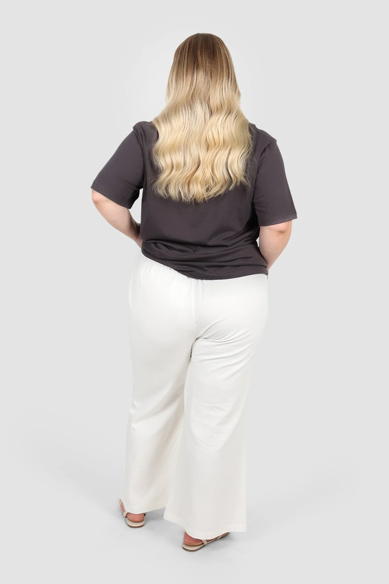 SIGNATURE TEE CHARCOAL - Image 5