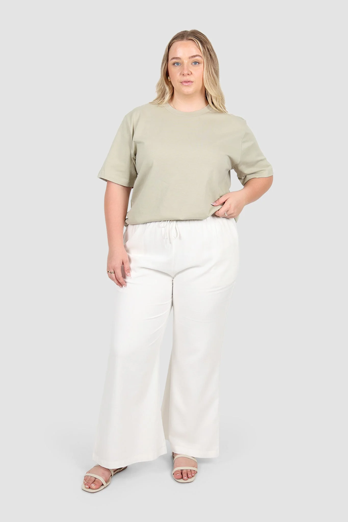SIGNATURE TEE SOFT SAGE - Image 12