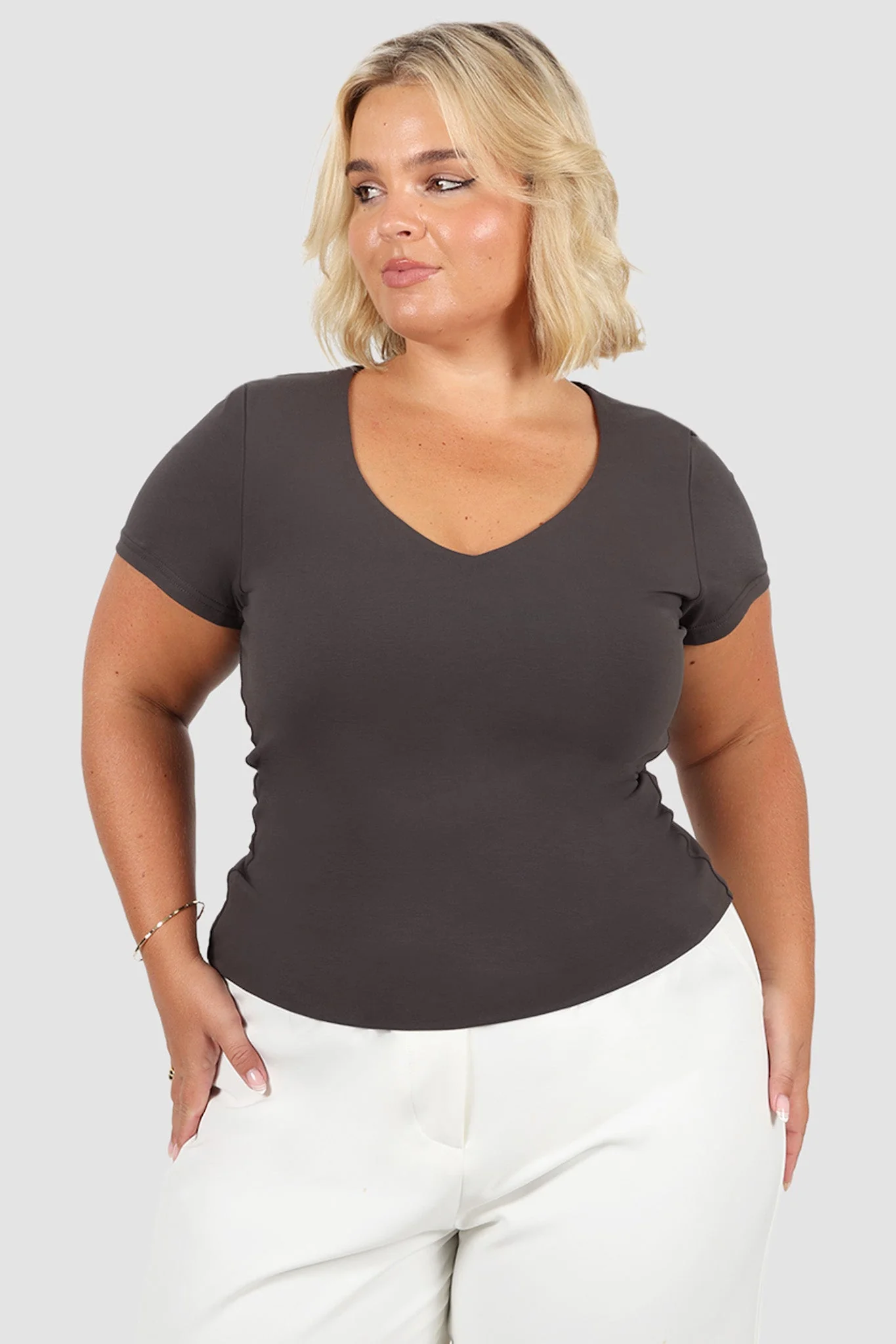 V NECK BUTTERY TEE CHARCOAL - Image 6