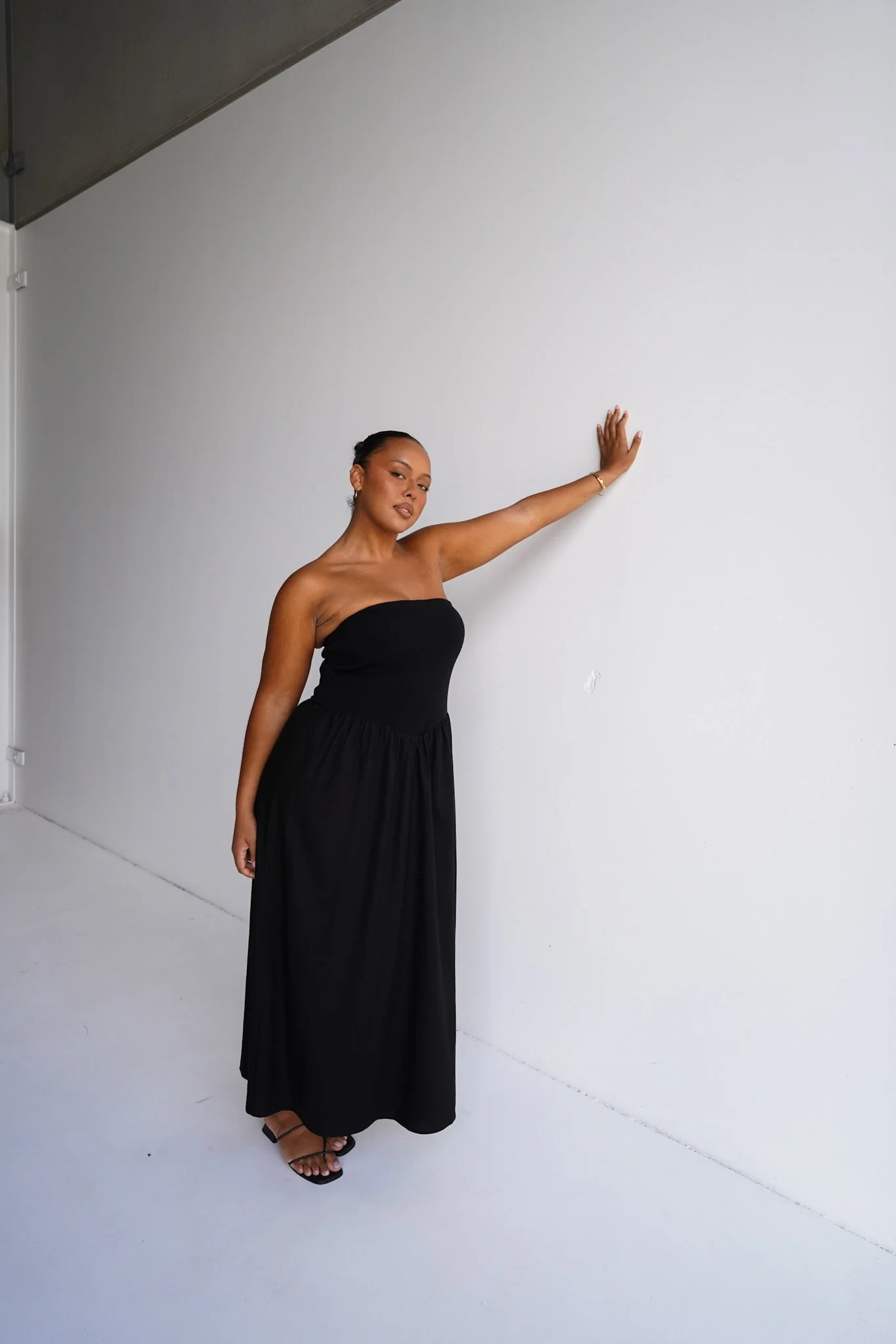 VELLA DRESS BLACK - Image 2