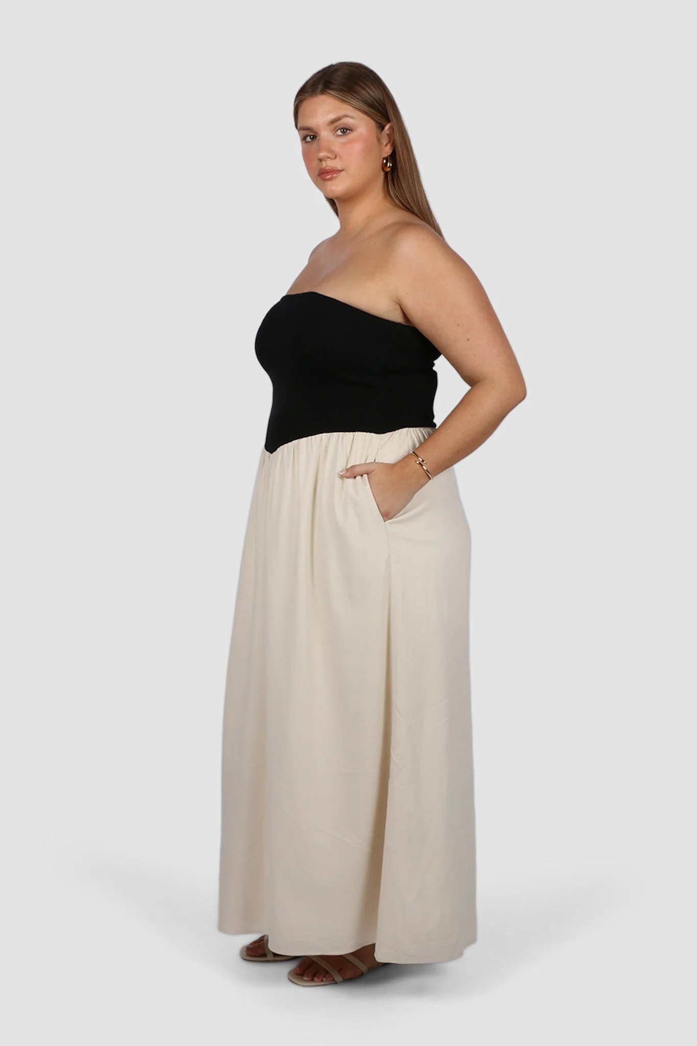 VELLA DRESS NEUTRAL/BLACK - Image 4