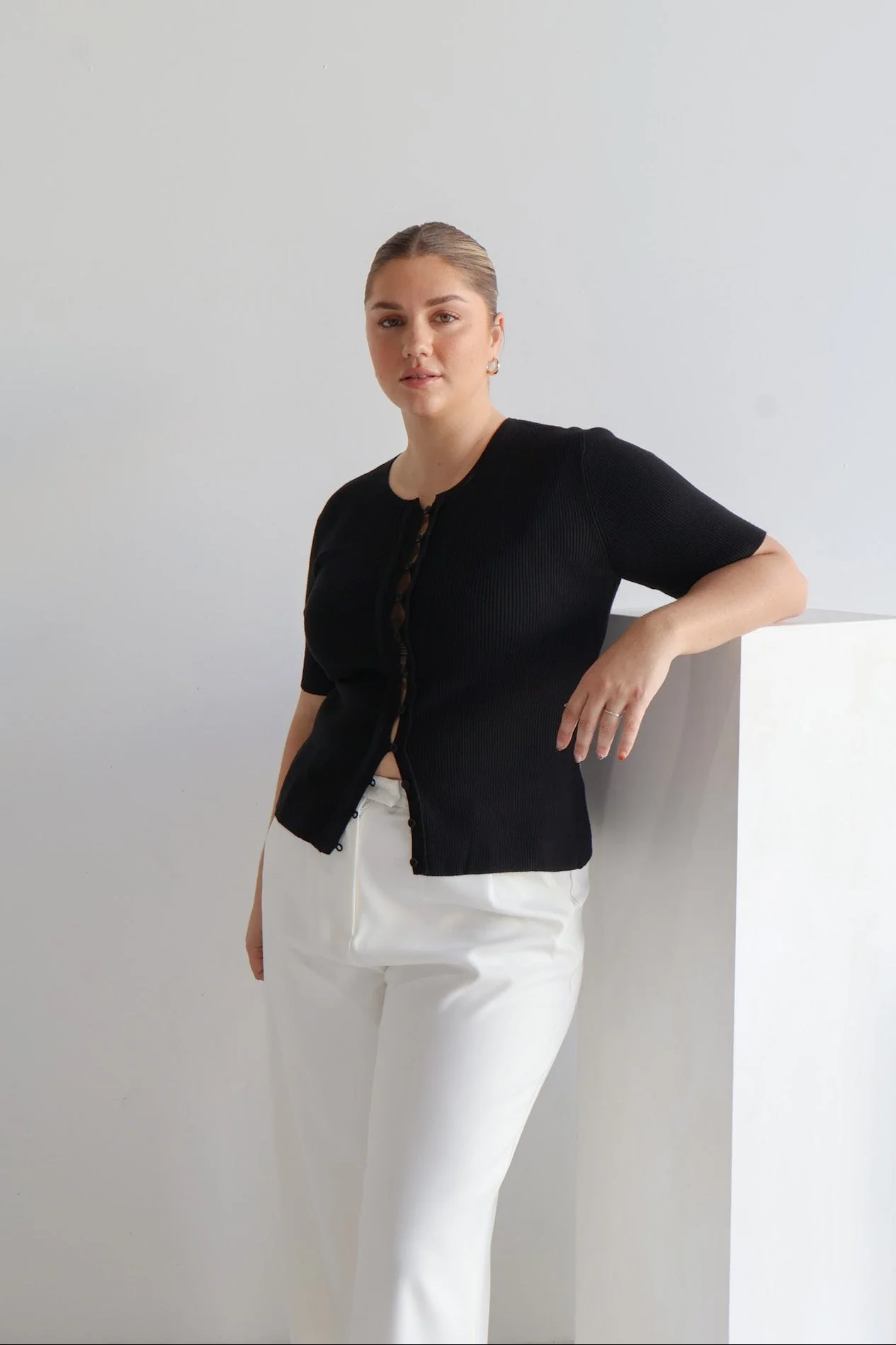 WREN S/S KNIT TOP BLACK - Image 2