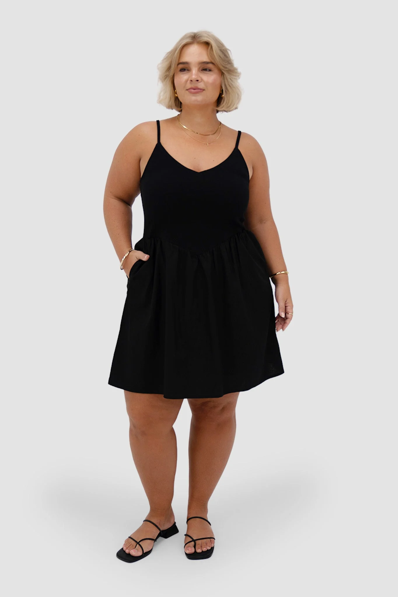 ZAREN MINI DRESS BLACK - Image 8