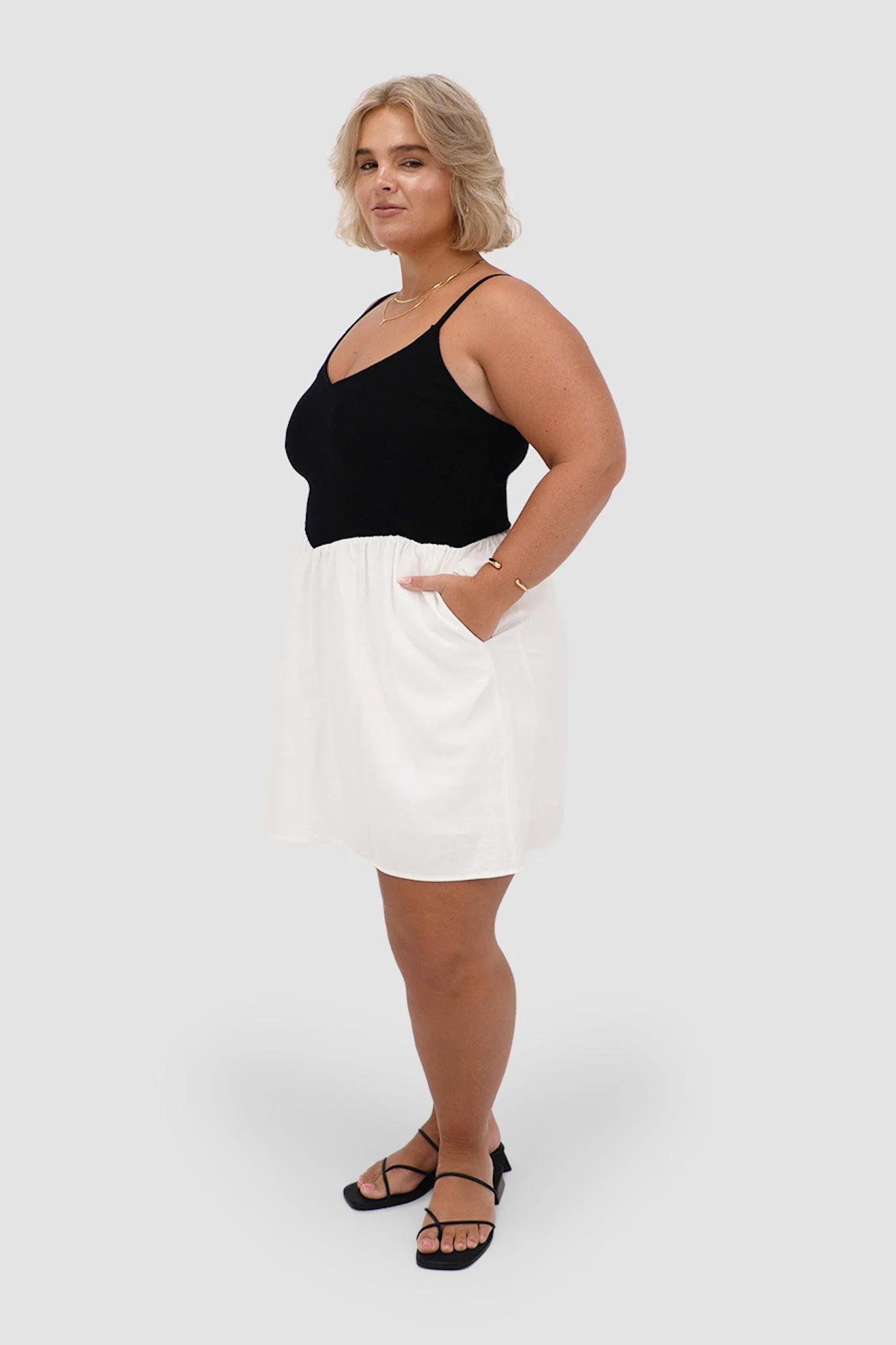 ZAREN MINI DRESS B&W - Image 3