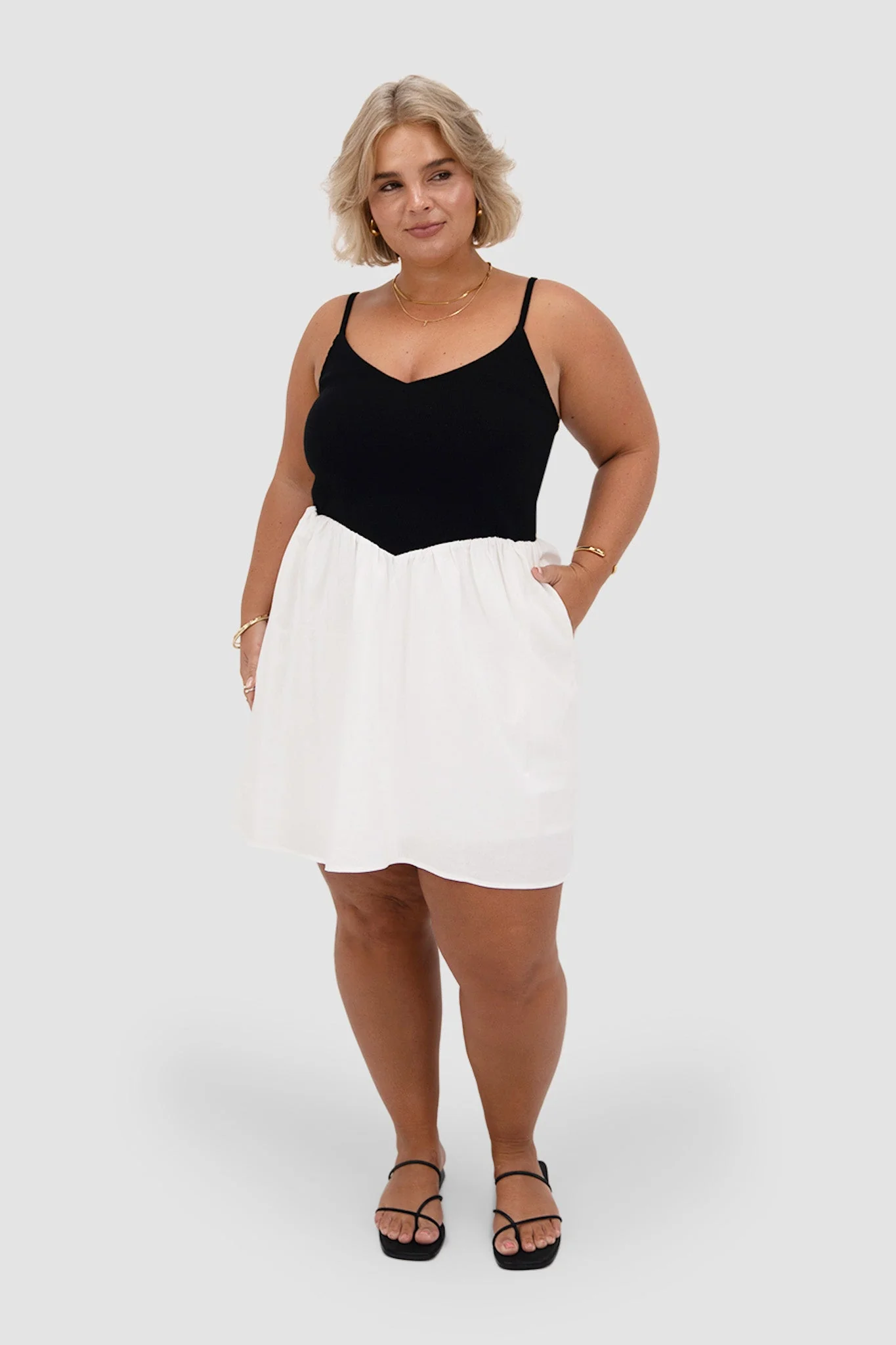 ZAREN MINI DRESS B&W - Image 8